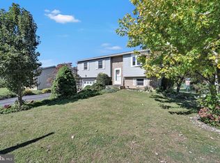 1105 Showers Ln, Reading, PA 19605
