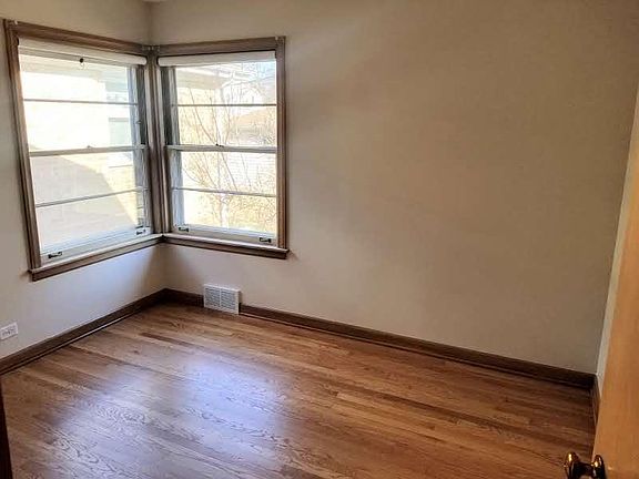 5th image of 7629 Park Ave