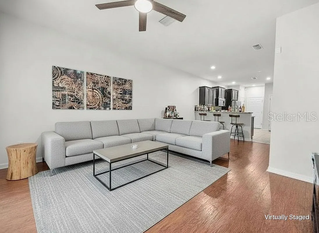 2 bed, 3.0 bath, 1480 sqft, $1,900 — Photo 3