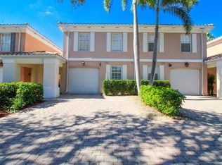 5453 Cove Cir, Naples, FL 34119