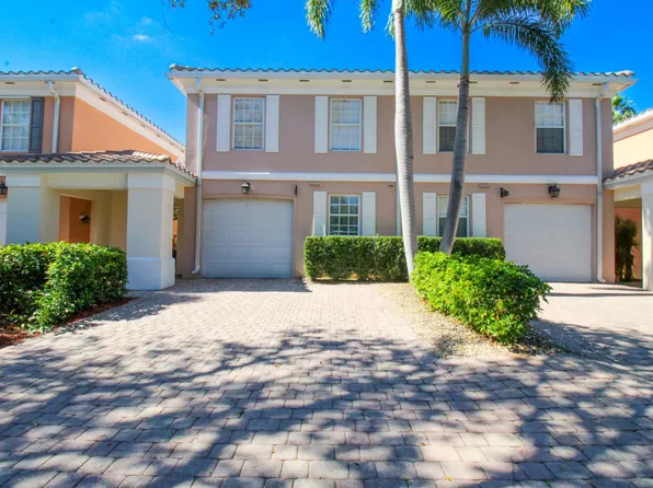 5453 Cove Cir, Naples, FL 34119