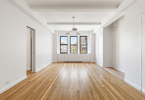 3rd image of 157 E 72nd St #6AB