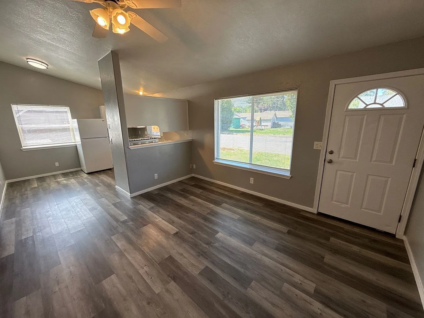 2 bed, 1.0 bath, 700 sqft, $1,545 — Photo 3