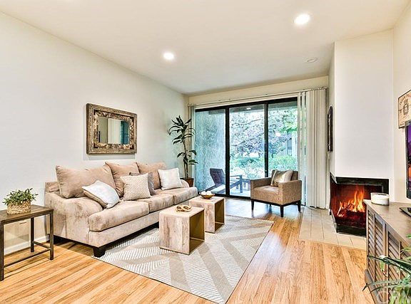 5th image of 2526 W Macarthur Blvd Unit E