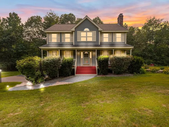 10 Bicknell Dr, Mendon, MA 01756