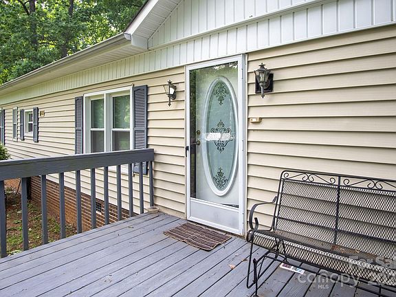 2nd image of 119 Starlight Dr
