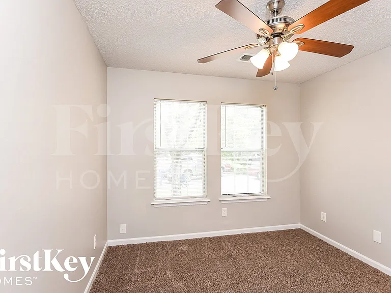 103 Lotus Ct — Photo 9