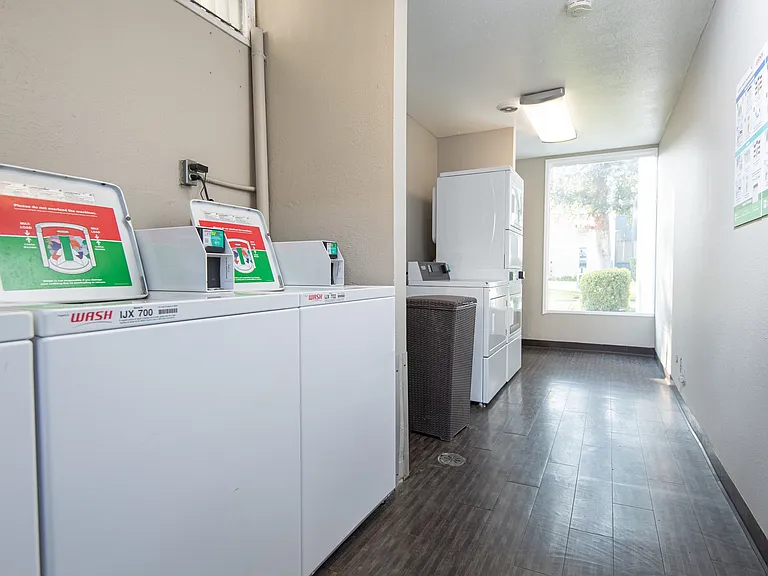 Evria Claremont Apartments — Photo 20