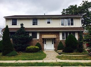 27 Franklin Pl, Totowa, NJ 07512