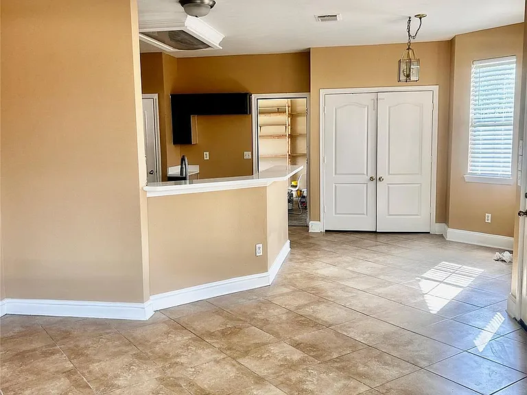 4011 Alexis Cir — Photo 3