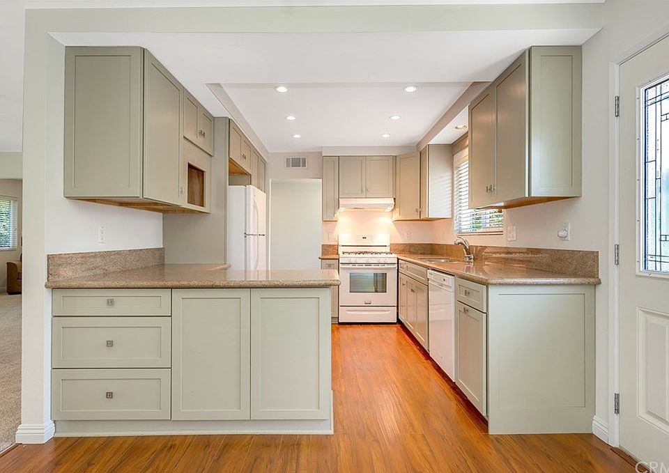 1st image of 4037 E Fernwood Ave