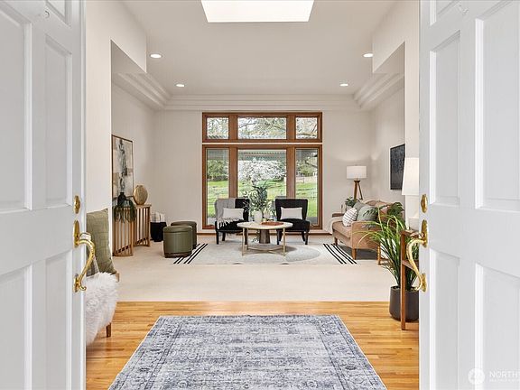 3rd image of 20528 NE Union Hill Road