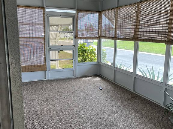 3rd image of 7637 Parkway Blvd