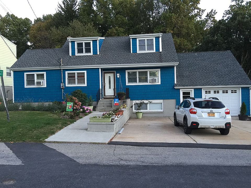 1st image of 8 Frances Dr