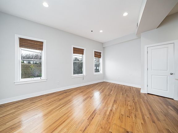 5th image of 473 Newark Ave #6