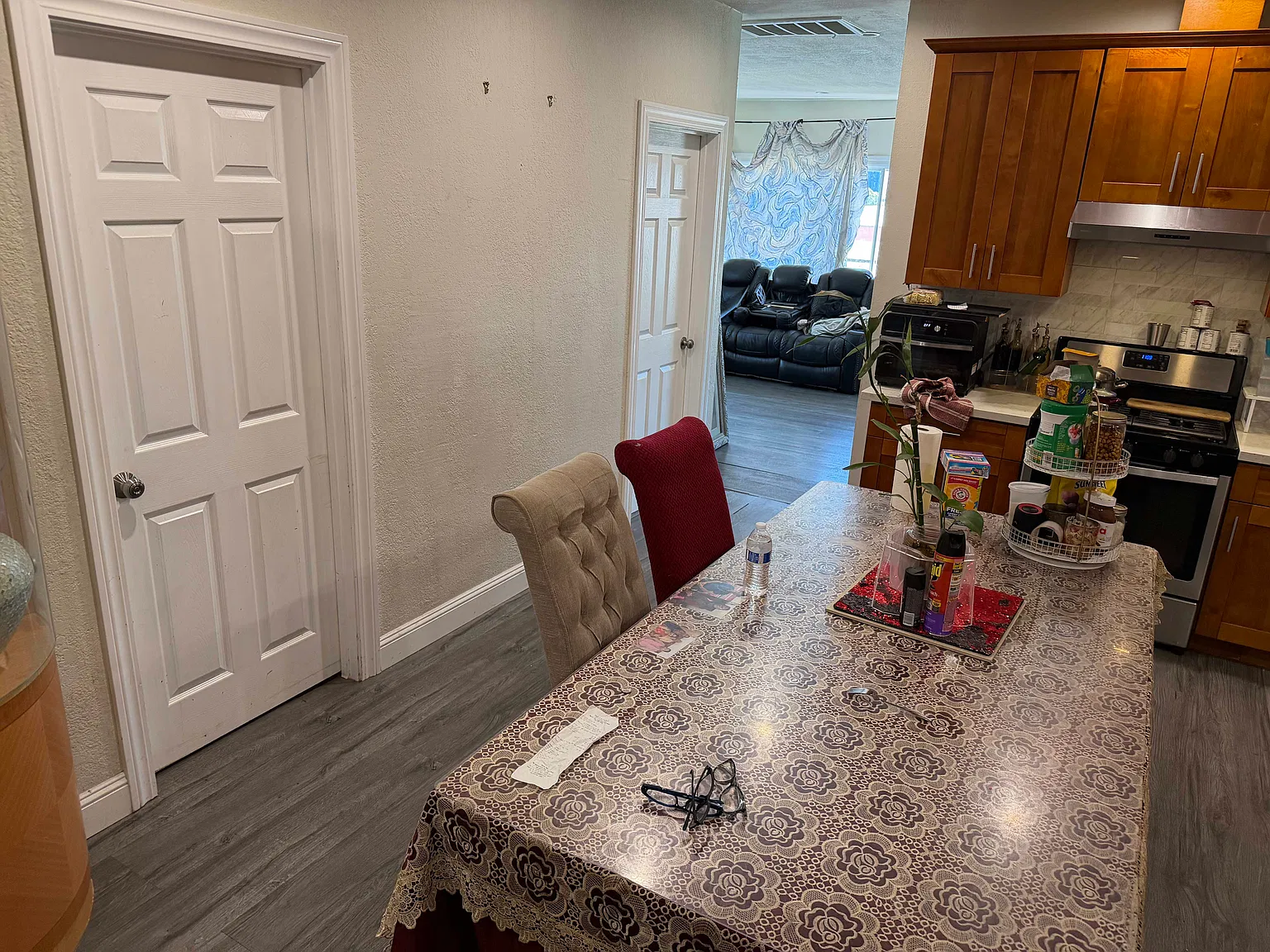 2 bed, $3,200 — Photo 1