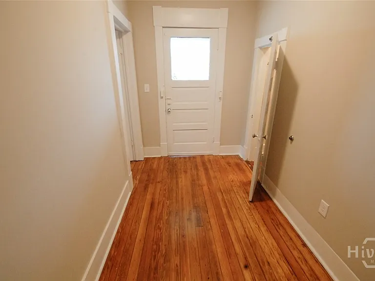 542 E Bolton St — Photo 5