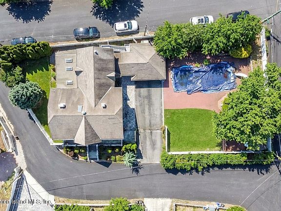 3rd image of 39 Hasbrouck Rd