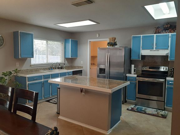 3rd image of 15802 Pleasant Well Dr