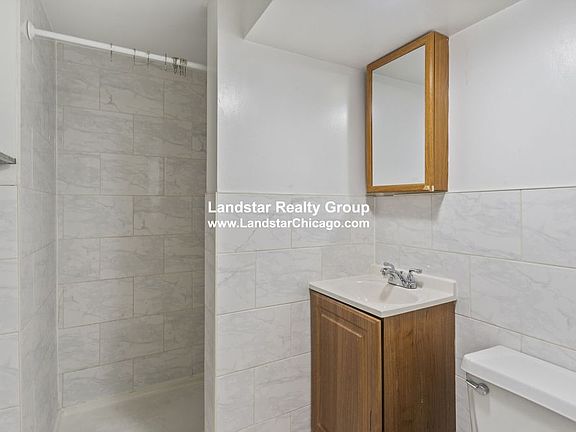 4th image of 5714 N Christiana Ave #G