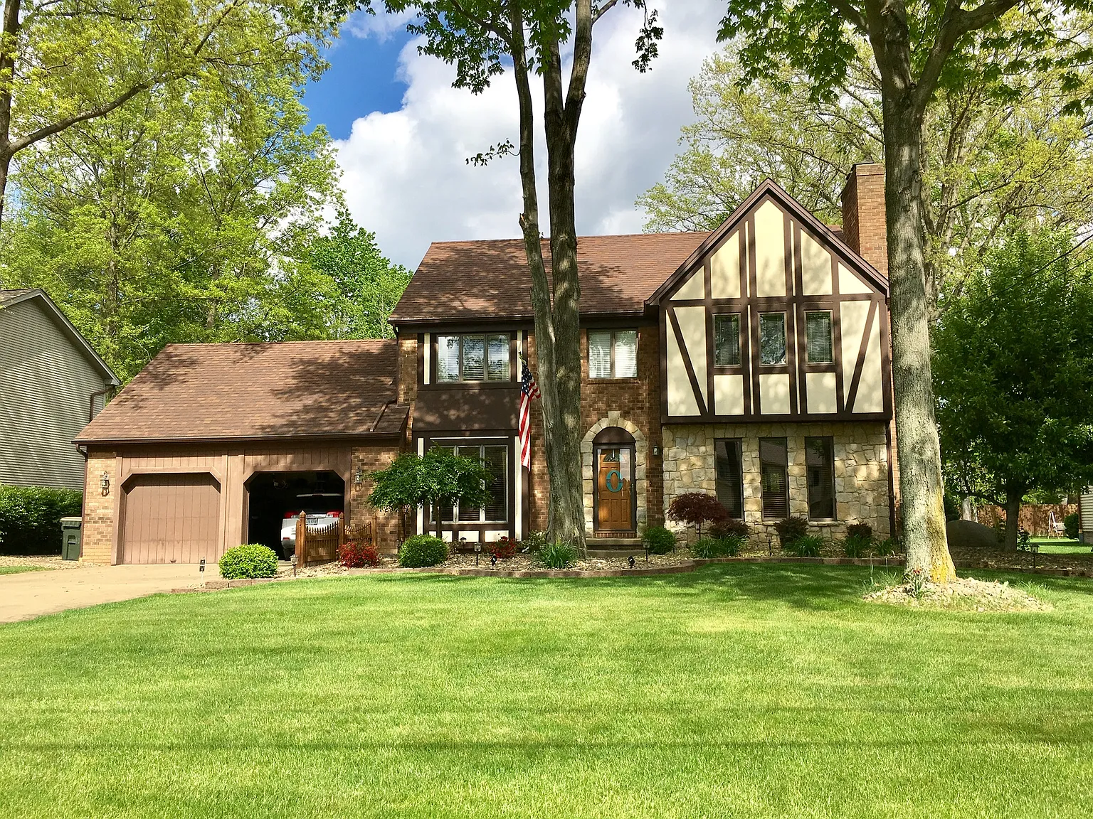 8391 Hilltop Dr photo 1