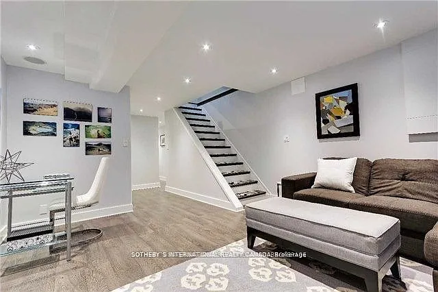 900 Manning Ave #MAIN — Photo 17