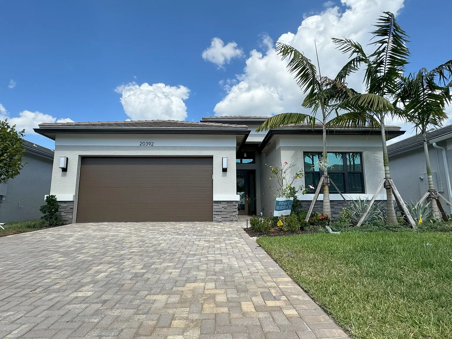 4 bed, 2700 sqft, $4,600 — Photo 1