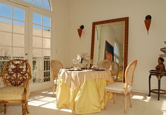 3rd image of 930 N Doheny Dr APT 314