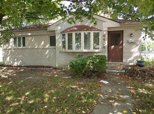 6408 Whitby St, Garden City, MI 48135