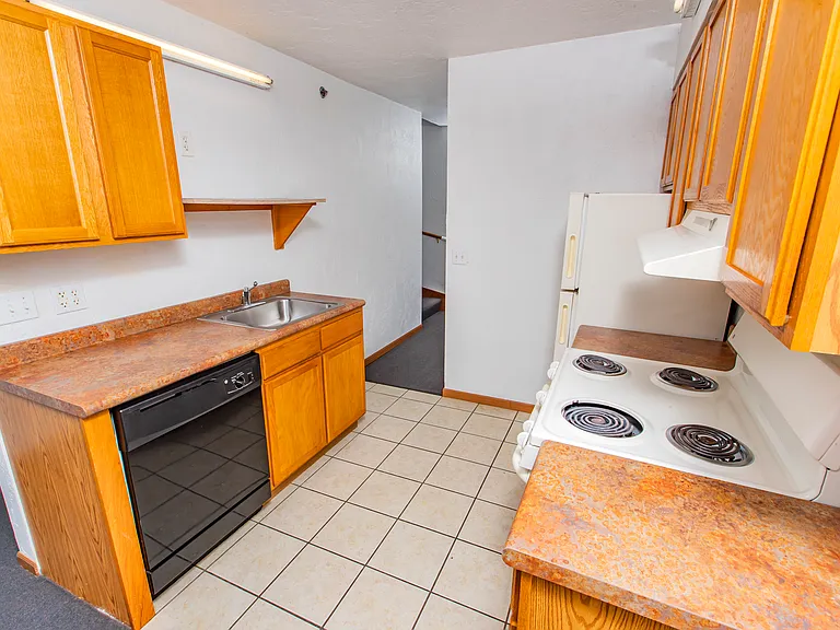 Campus Side Apartments — Photo 46