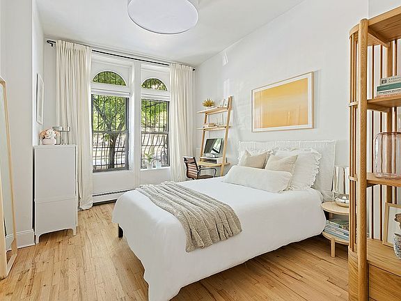 5th image of 521 Dean St APT 1