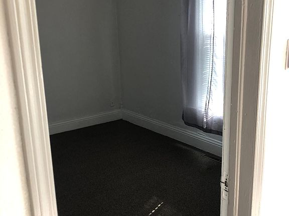 3rd image of 315 S Bailey Ave