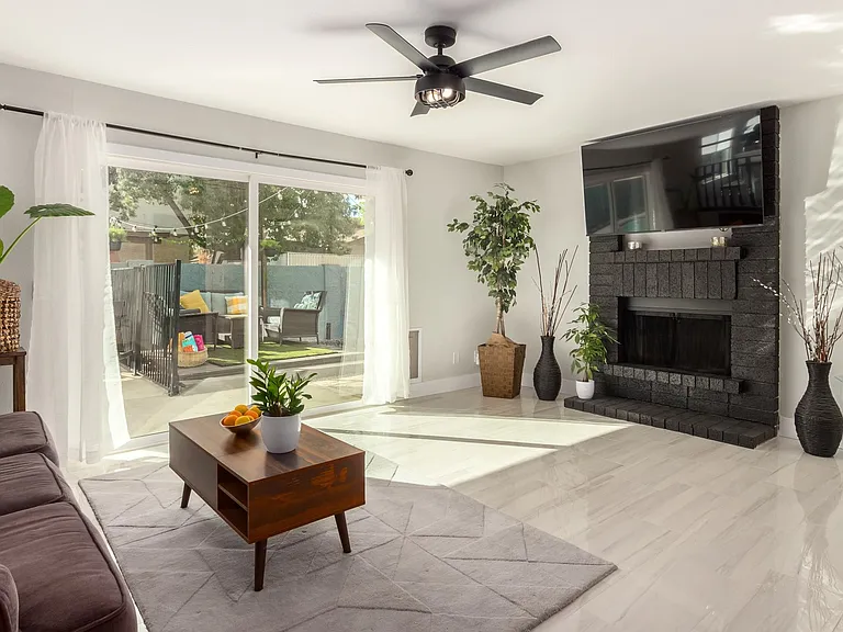 3025 E Hampton Cir — Photo 15