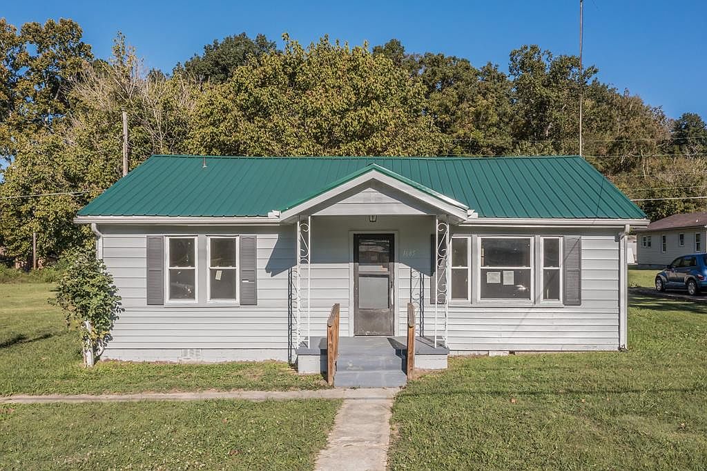 1685 Main St, Sneedville, TN 37869 Zillow