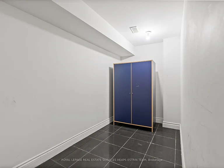 110 Parklea Dr — Photo 23