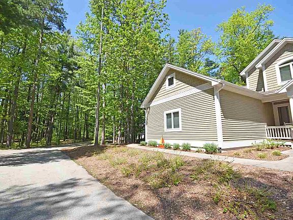 3rd image of 15 Deer Park Dr