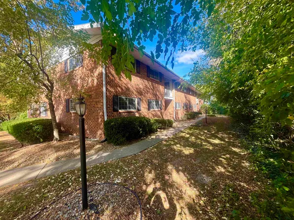 1634 Norman Way APT 8, Madison, WI 53705