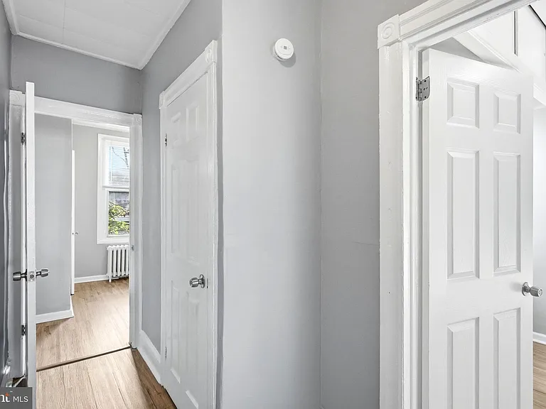 1631 S Etting St — Photo 13