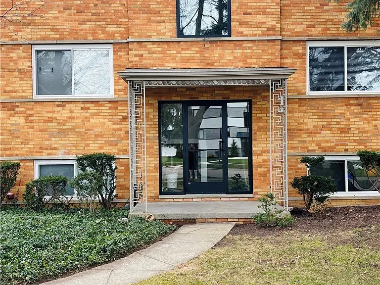 21045 Southbend Cir #2 — Photo 2