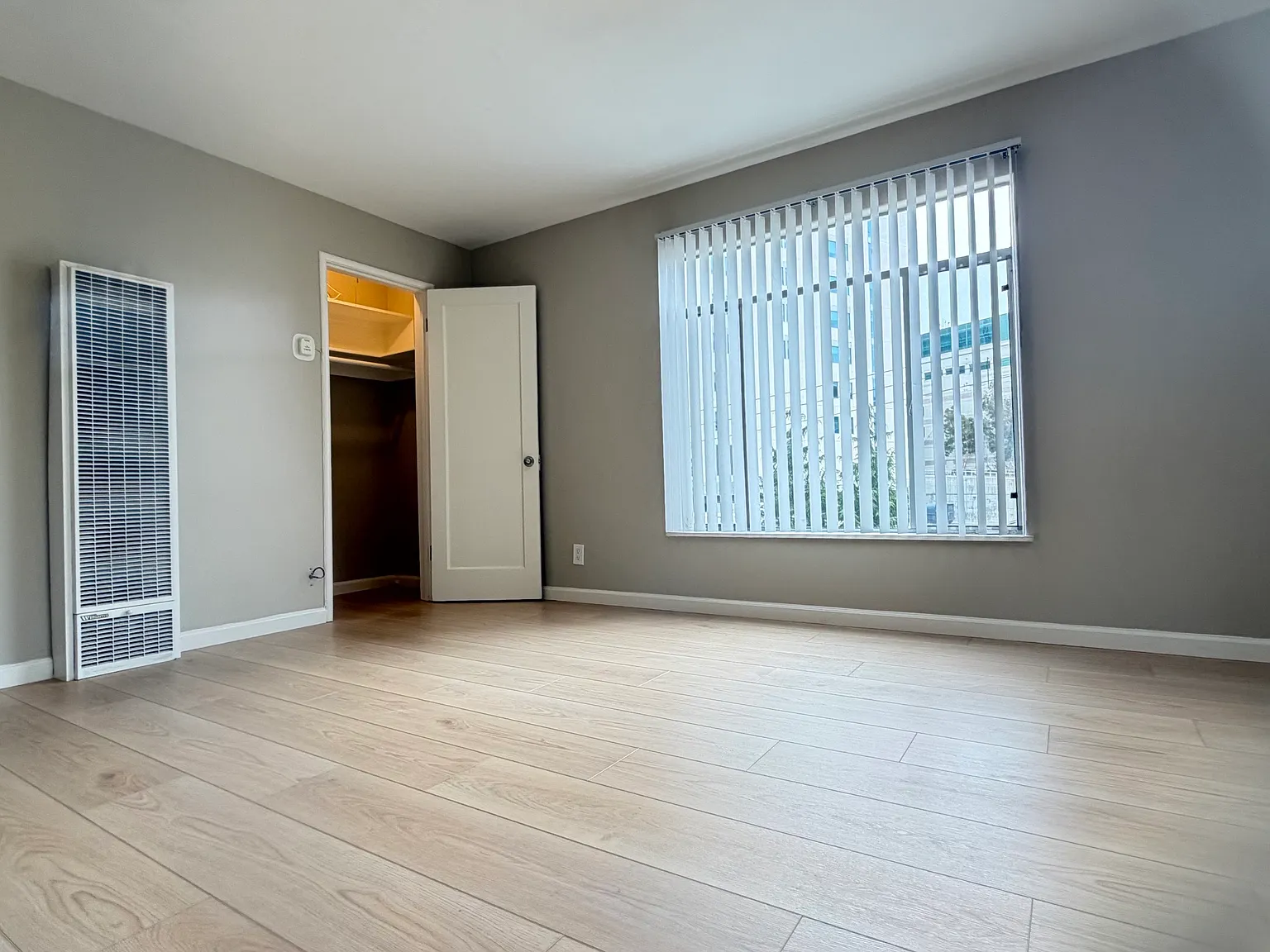 Studio, 400 sqft, $1,545 — Photo 2