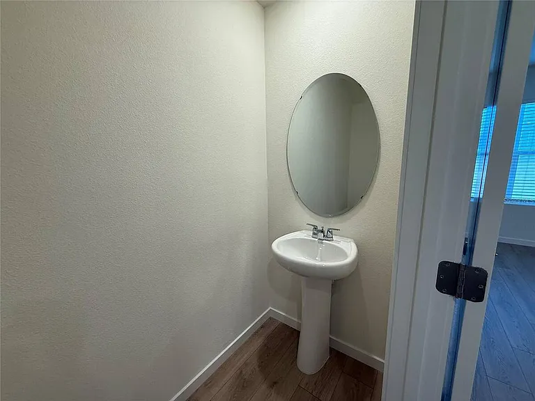 599 Preston Cove Dr — Photo 16
