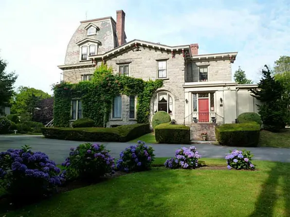 50 Old Beach Rd APT 3, Newport, RI 02840