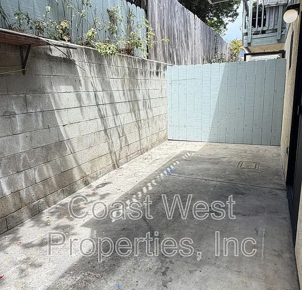 382 Acacia Ave #G — Photo 15