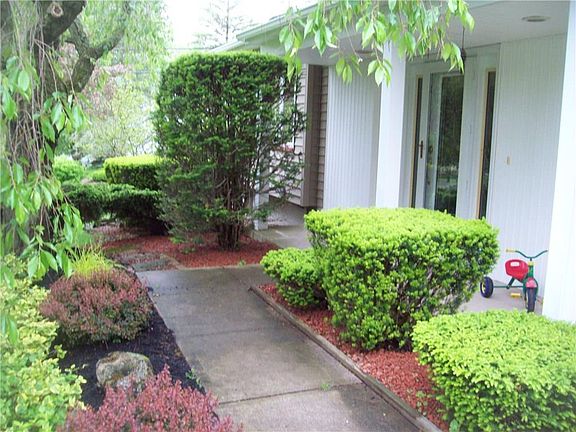 4th image of 2 Cypress Cir