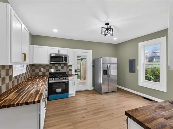 6309 S 3rd St, Saint Joseph, MO 64504