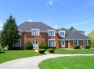 3S202 Deerpath Rd, Batavia, IL 60510