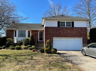 1721 Newman Ct, East Meadow, NY 11554