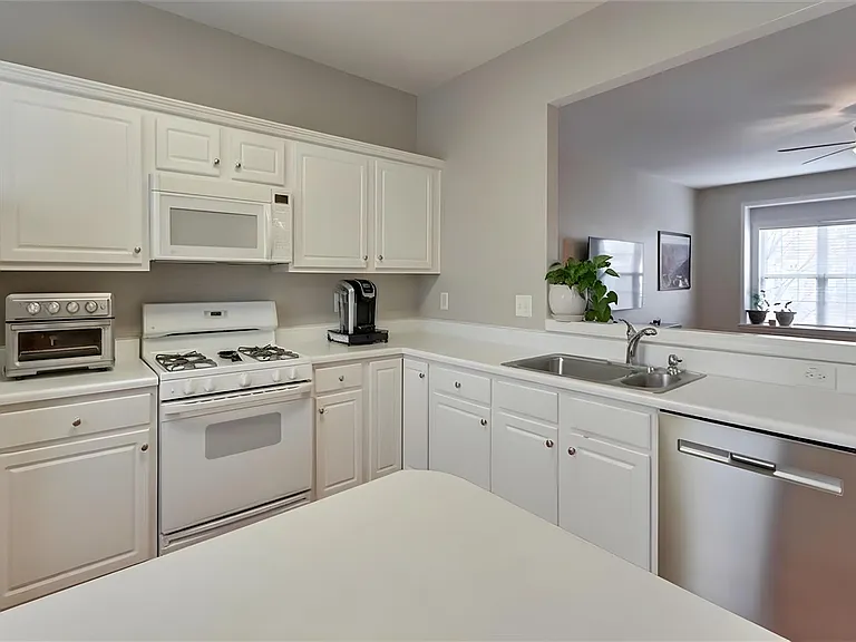 2326 Towneheights Ter SE — Photo 14