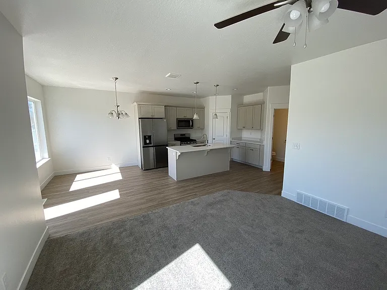 2083 N 4260 W — Photo 9