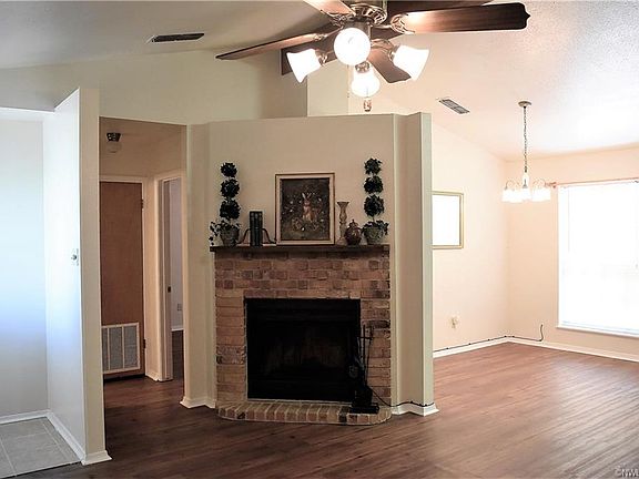 2nd image of 5005 Longstreet Pl Unit 90